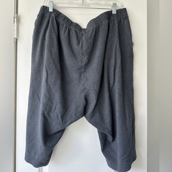 Lands' End Women's Charcoal Sports Knit Capri - Picture 5 of 6